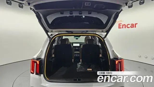 Kia Sorento 2023 — ფოტო 6/30