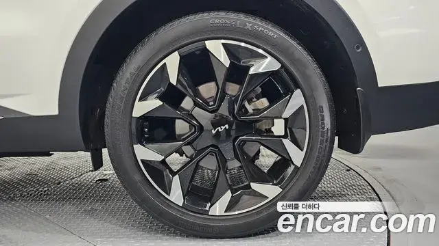 Kia Sorento 2023 — ფოტო 8/30