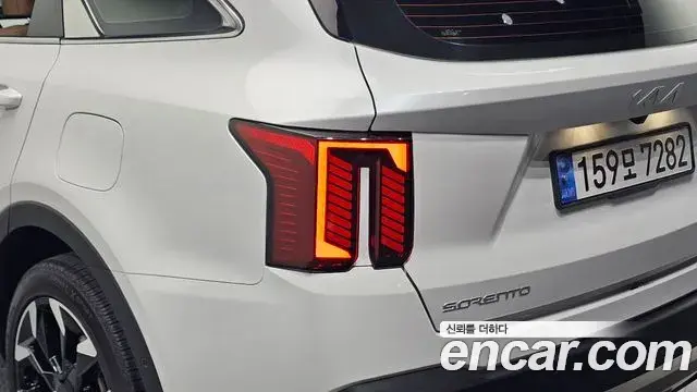 Kia Sorento 2023 — ფოტო 25/30
