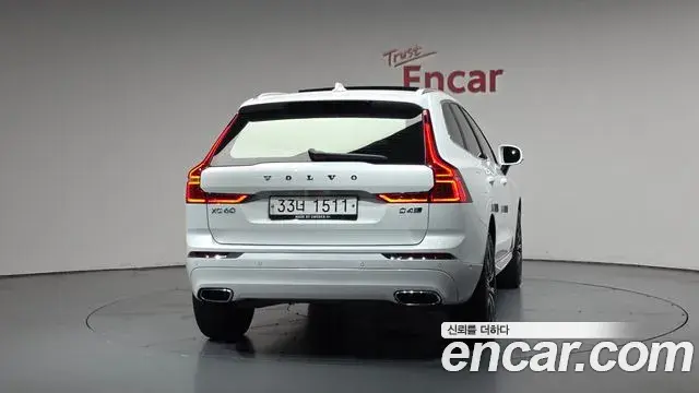 Volvo XC60 2018 — Фото 4/20