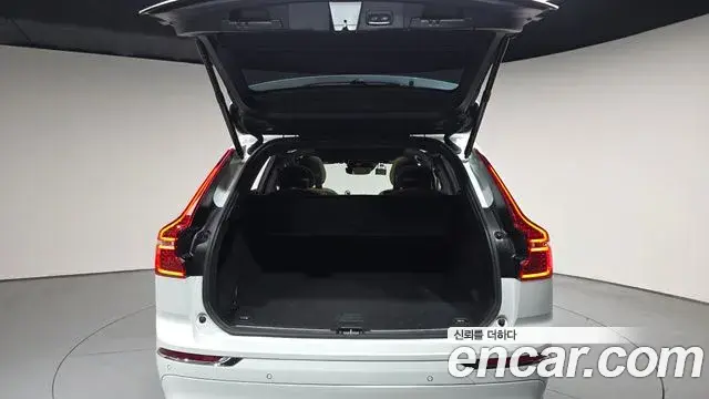 Volvo XC60 2018 — Фото 20/20