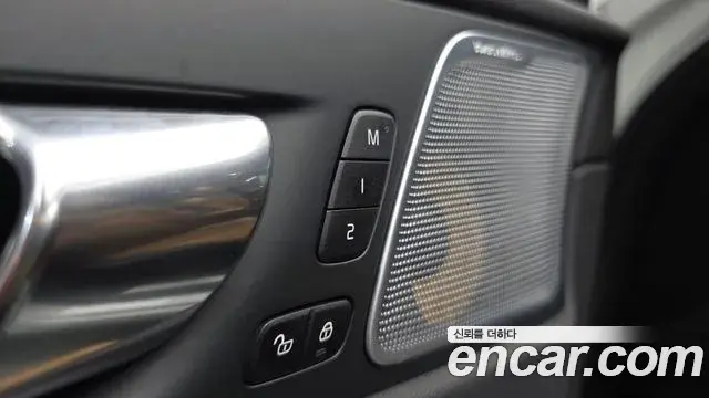 Volvo XC60 2018 — Şəkil 2/34