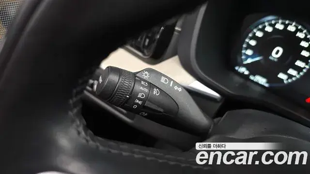 Volvo XC60 2018 — Şəkil 23/34