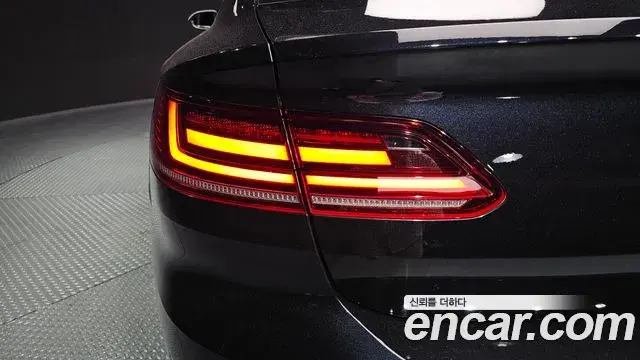 Volkswagen Arteon 2019 — Şəkil 14/39
