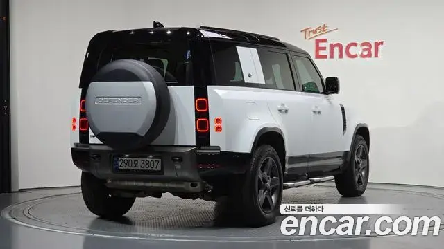 Land Rover Defender 2024 — Şəkil 14/31