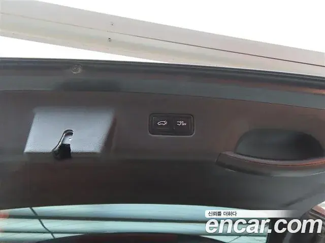 Kia Carnival 2020 — Фото 16/20