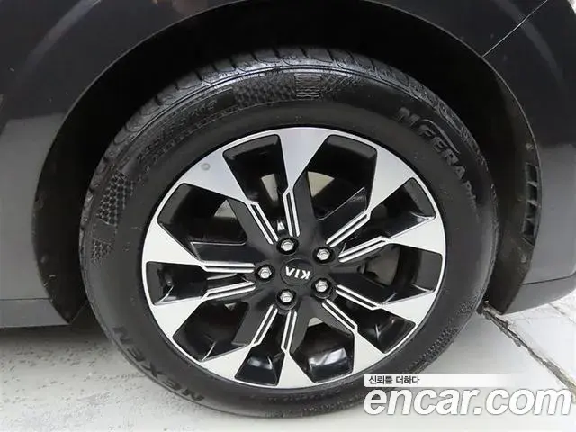 Kia Carnival 2020 — Фото 19/20