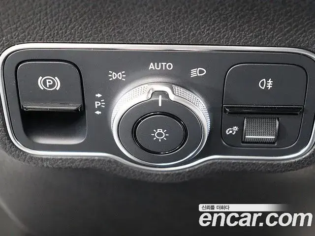 Mercedes-Benz GLB-Class 2023 — Фото 11/20