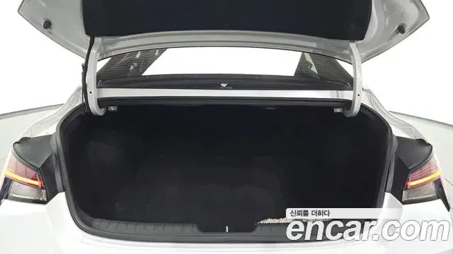 Hyundai The New Avante Hybrid 2021 — Şəkil 6/31