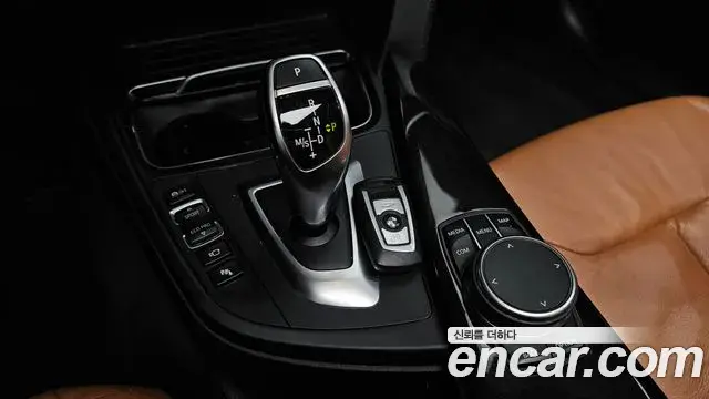 BMW 4 Series 2019 — Photo 13/33