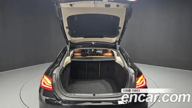 BMW 4 Series 2019 — Photo 32/33