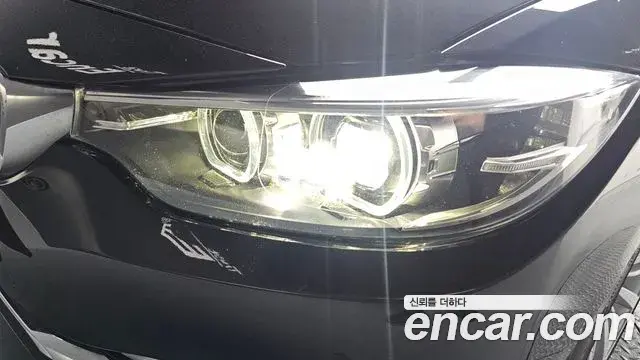 BMW 4 Series 2019 — Photo 30/33