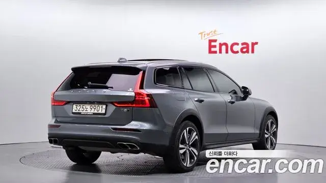 Volvo V60 Cross Country 2020 — Şəkil 9/31