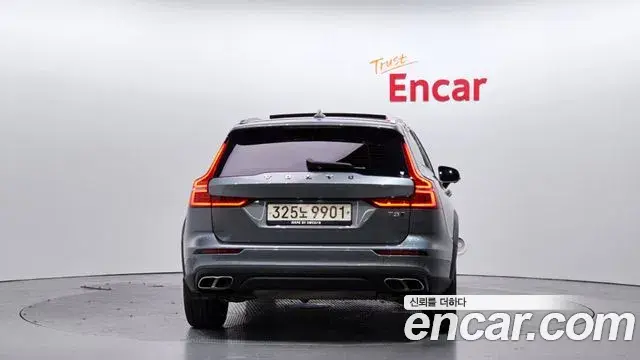 Volvo V60 Cross Country 2020 — Şəkil 16/31