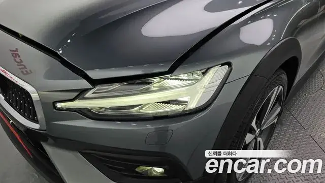 Volvo V60 Cross Country 2020 — Şəkil 17/31