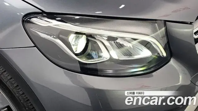 Mercedes-Benz GLC-Class 2018 — Şəkil 31/34