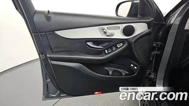 Mercedes-Benz GLC-Class 2018 — Şəkil 30/34