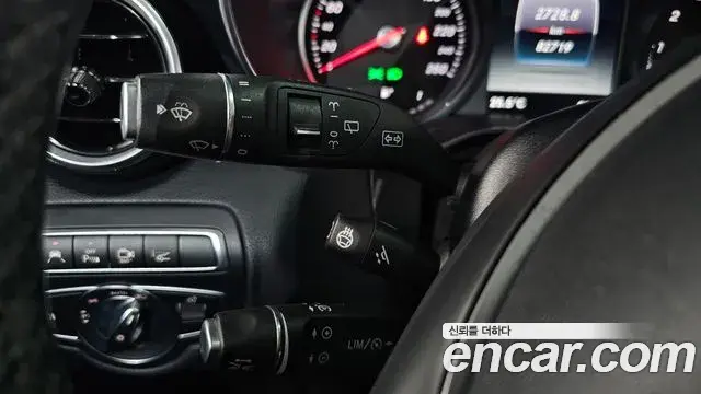 Mercedes-Benz GLC-Class 2018 — Şəkil 13/34