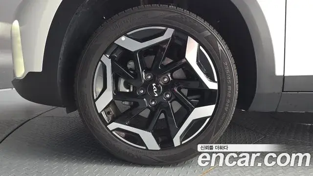 Kia Seltos 2025 — Photo 20/34