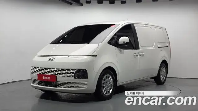 Hyundai Staria 2023 — Фото 1/20