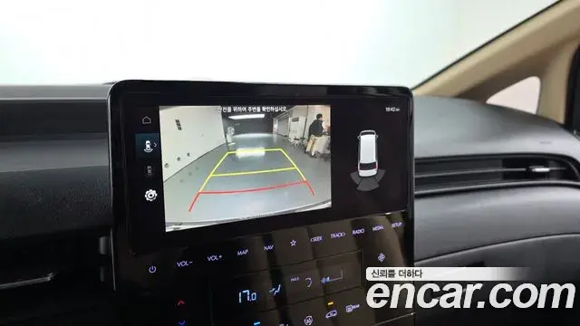 Hyundai Staria 2023 — Фото 14/20