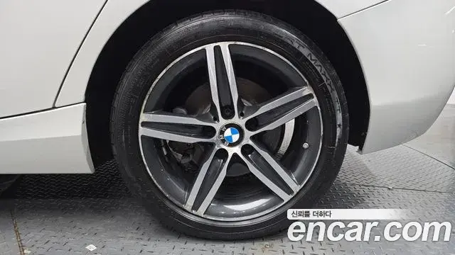 BMW 1 Series 2018 — Şəkil 7/32