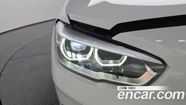 BMW 1 Series 2018 — Şəkil 21/32
