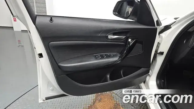BMW 1 Series 2018 — Şəkil 1/32