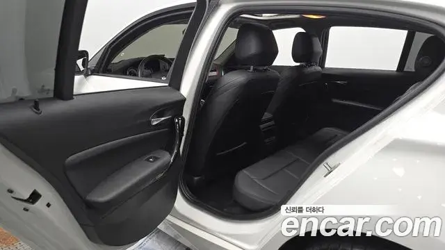 BMW 1 Series 2018 — Şəkil 30/32