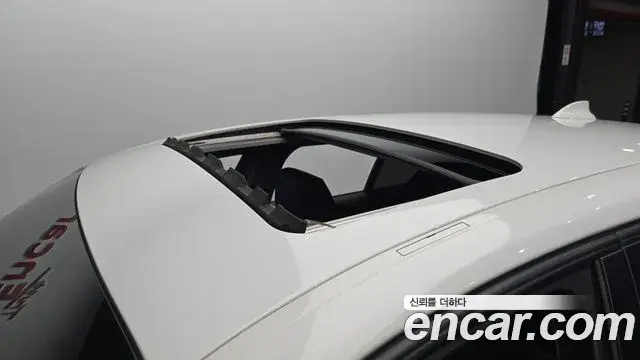 BMW 1 Series 2018 — Şəkil 17/32