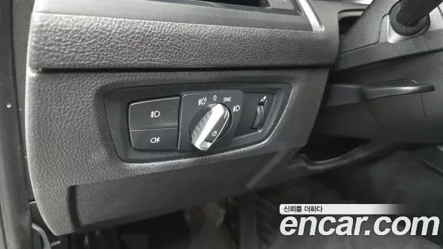 BMW 1 Series 2018 — Şəkil 12/32