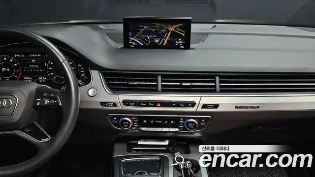 Audi Q7 2019 — ფოტო 2/30