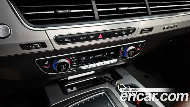 Audi Q7 2019 — ფოტო 21/30