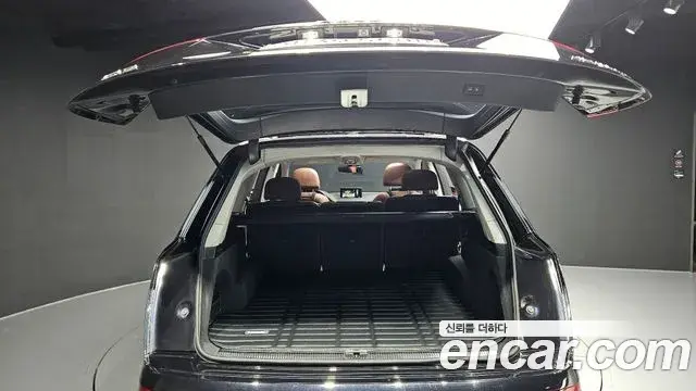 Audi Q7 2019 — ფოტო 9/30