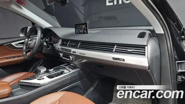 Audi Q7 2019 — ფოტო 3/30