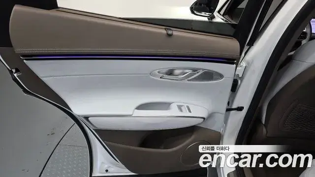 Genesis GV70 2024 — Şəkil 25/33
