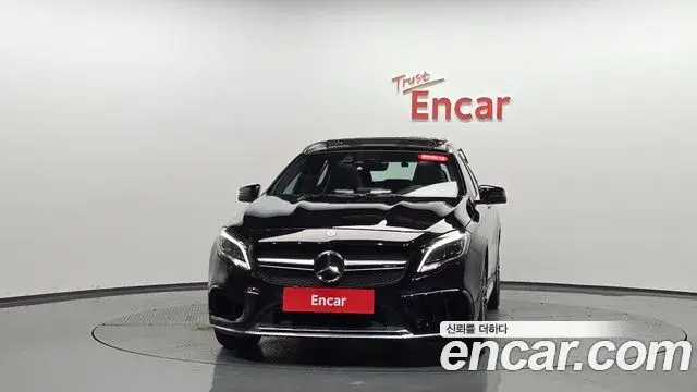 Mercedes-Benz GLA-Class 2018 — Şəkil 30/32
