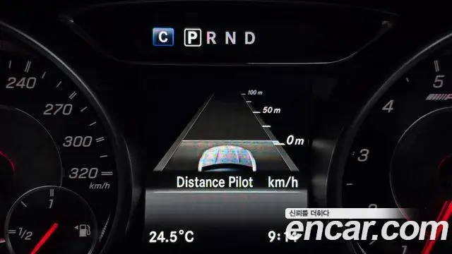 Mercedes-Benz GLA-Class 2018 — Şəkil 24/32
