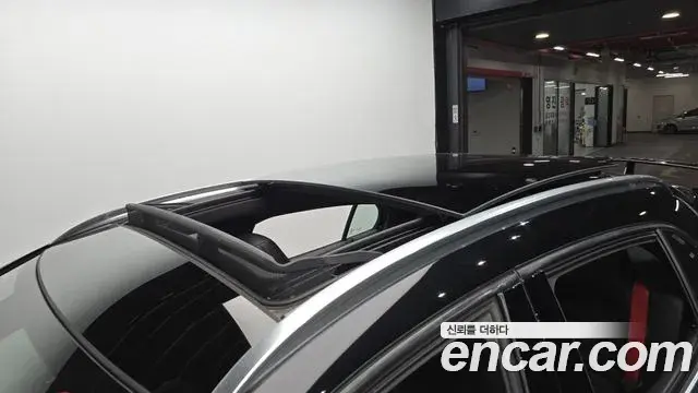 Mercedes-Benz GLA-Class 2018 — Şəkil 18/32