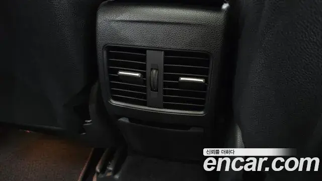 Mercedes-Benz GLA-Class 2018 — Şəkil 5/32