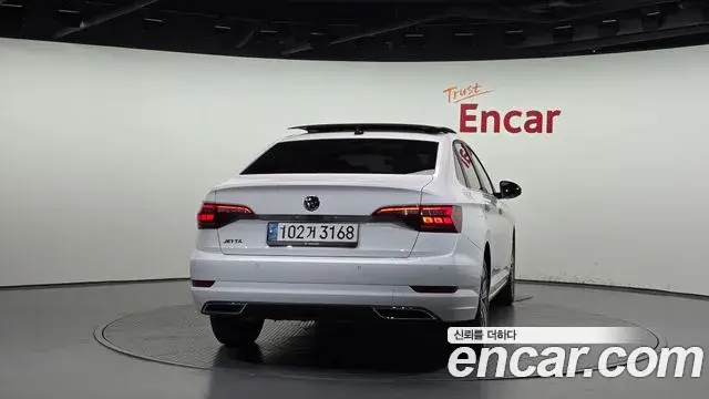 Volkswagen Jetta 2021 — Photo 15/20