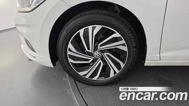 Volkswagen Jetta 2021 — Photo 18/20