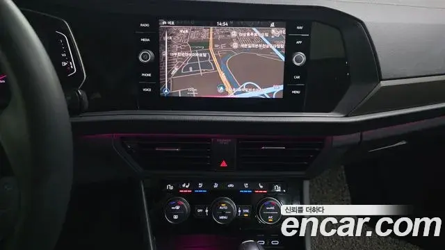 Volkswagen Jetta 2021 — Photo 2/20