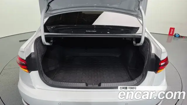 Volkswagen Jetta 2021 — Photo 7/20