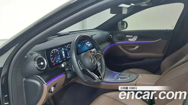 Mercedes-Benz E-Class 2023 — ფოტო 12/17