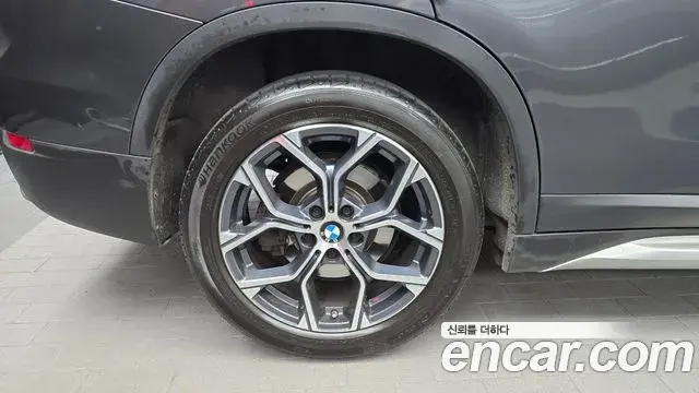 BMW X1 2022 — Photo 6/31