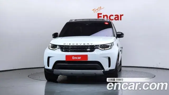 Land Rover Discovery 5 2018 — ფოტო 1/39