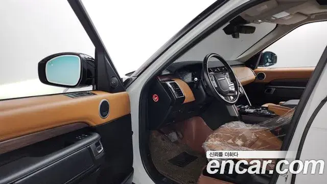 Land Rover Discovery 5 2018 — ფოტო 31/39