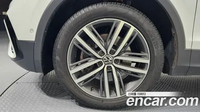 Volkswagen Tiguan Allspace 2022 — ფოტო 15/20