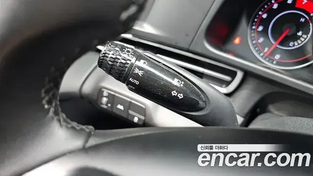 Hyundai The New Avante Hybrid 2021 — Photo 23/30